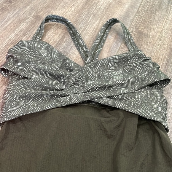 Lululemon Wrap It Up Tank Racerback Lot - Picture 5 of 14